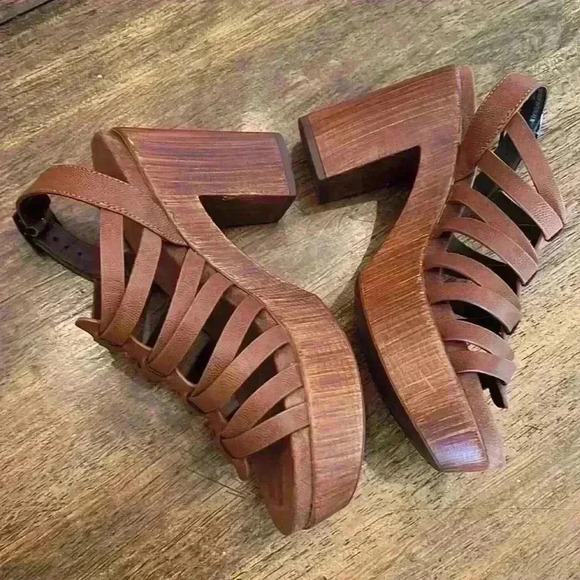 White Mountain Alliance Burnished Dark Tan Strap Stacked Heel Slingback Size 7 - Picture 8 of 13